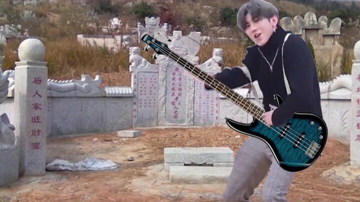 Nhảy disco trước mộ