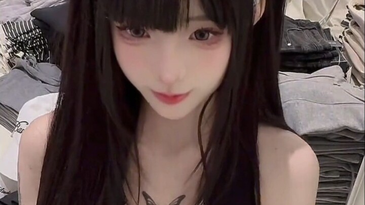 ทุกคนที่เคยเห็นฉันมักจะคิดฟุ้งซ่าน