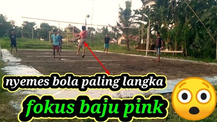 nyemes bola voli paling langka !! fokus baju pink
