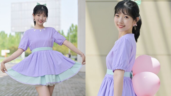 Saw mayuyu at a comic convention! Identify the song by looking at the cover~