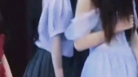 #诗情画奕 "You don't have to stand on tiptoe, I will bend down for you"