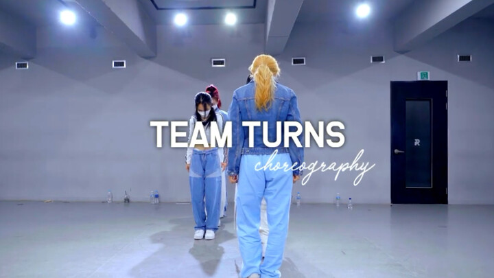 ITZY versi ruang latihan dance twenty, koreografi TEAM TURNS