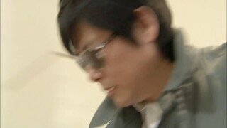 女人在电梯里放屁，结果太尴尬了！