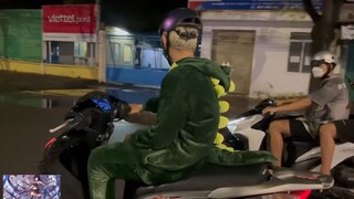 LBG Chơi Lớn Mặc “ Khủng Long Xanh “ Đi Tán Gái Cháy Phố ? p2