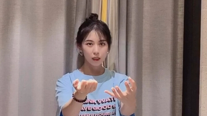 男朋友突发奇想把我的化妆品螺蛳粉全都扔掉了....