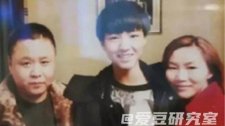 Wang Junkai: Ayah saya adalah sopir taksi, dia mengenal semua jalan di Chongqing. Ibuku adalah penat