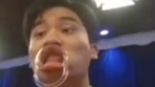 [Dia komedian Thailand] Aku suka pria tampan yang sedikit sakit-sakitan