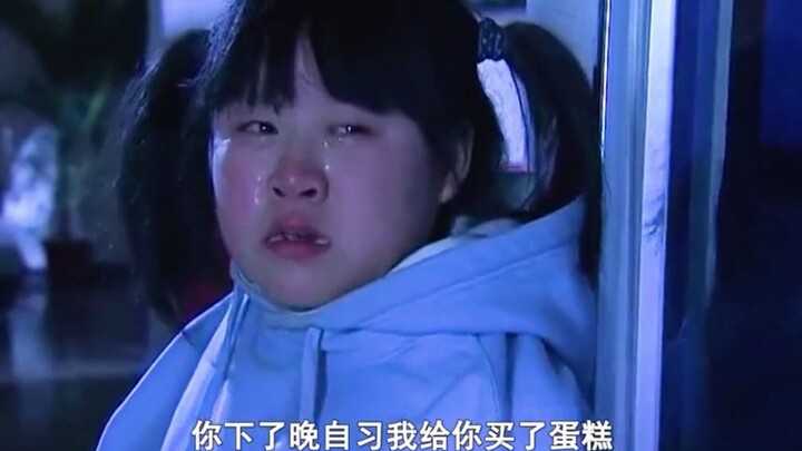 Cô bé 12 tuổi mỗi ngày ăn tám bữa, nặng tới 180 cân; anh trai tung chiêu “cứng” giảm liền 70 cân tro