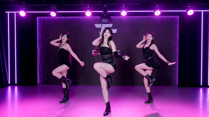 เข้ามาแล้วออกไม่ได้! ฉันก็วนซ้ำไปซ้ำมาจนครบ 100 รอบแล้ว! 【เต้นคัฟเวอร์ Bad Girl Good Girl】