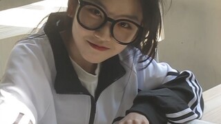 ارتدِ القميص قصير الأكمام مرة أخرى، وسينتهي زمن طفولتنا كطلاب.