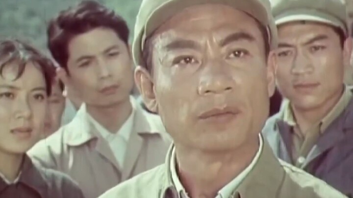 “The blurrier the画面, the stiffer the dialogue.”