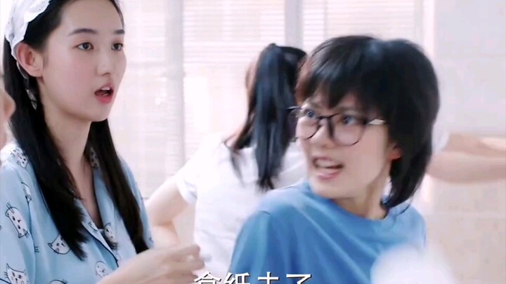 Xiaoqi, stand further back! Don’t jump around and hit you [facepalming] [facepalming], haha!