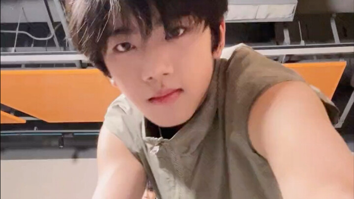 กุ้ยรุ่ย | เต้นคู่ในรายการ “Henny Talk” (เก็บไว้เอง)