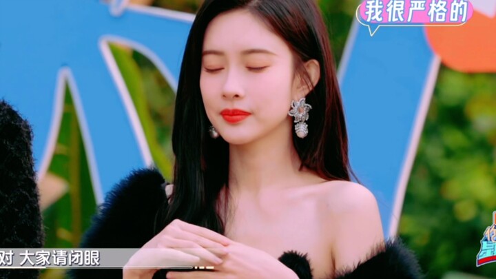 【昀牵孟绕】问到谈恋爱喜欢比自己年长的吗，美孟不蹲，怕某个小狗吃醋，偷偷暗爽