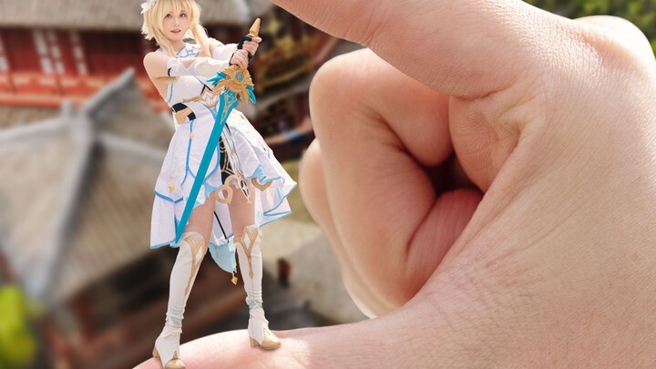 Ying, you are so small~