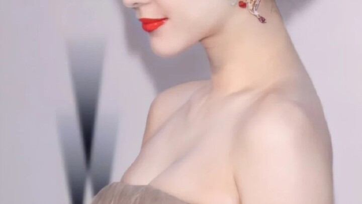“Walking the red carpet is the easiest thing!” Holy cow! Turns out she really does have the confiden