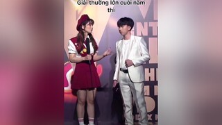 Trả lời   Mình đi Lễ Trao Giải Vietnam Entertainment Awards 🏆 nha 🤣 Lần đầu phỏng vấn nên còn ngại lắm 😅 vinhmc