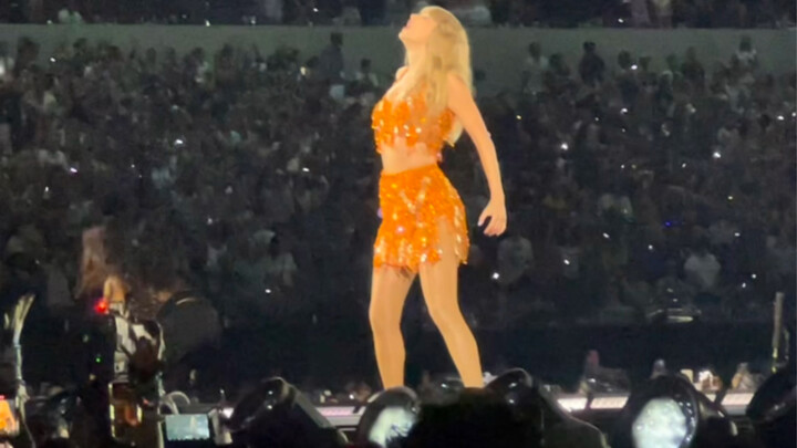 วันนั้นฉันรู้แค่ว่าพ่อกับแม่ซื้อตั๋วเครื่องบินและตั๋วเข้าชมให้ฉัน