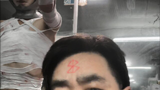 Everyone, take a look—this is my son whom I've raised for 20 years.