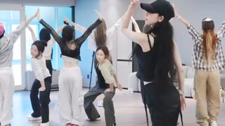 aespa舞越跳越齐的原因！练习室很认真！