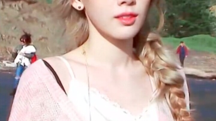 "ไอดอลเหล่านั้นที่เดบิวต์เป็นมือสมัครเล่นใน SM และล้มเหลว ไม่มีใครรู้จักพวกเขา"