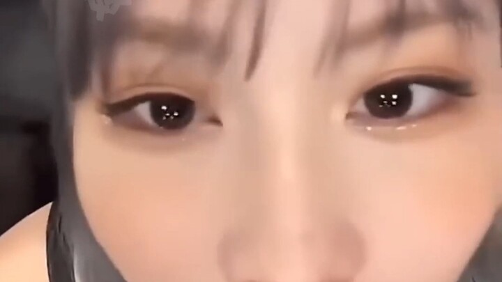 Ai cũng nghe momo than vãn qua tai nghe#twice #kpop