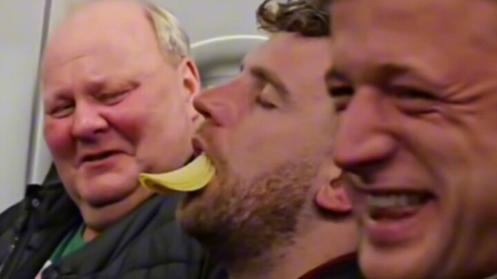 So foreigners also laugh "hahaha," not just "laugh laugh laugh laugh."