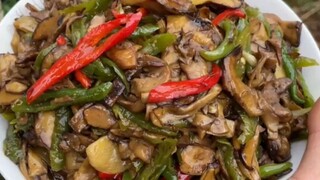 Take a sip of the mushroom aroma in the video