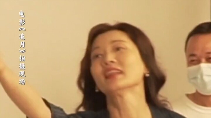 [He Saifei] Director He faced countless challenges on set, yet she single-handedly shouldered it all