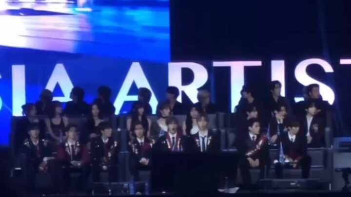 What had the AAA artists all gaping? It was Lee Young-chin’s sky-high dance break!