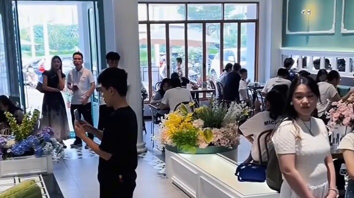 "Quả xanh ăn dưa 1" Hoàng đế đến nhà thăm cha tôi đang ốm, không ngờ trong lòng tôi biết được rằng ô