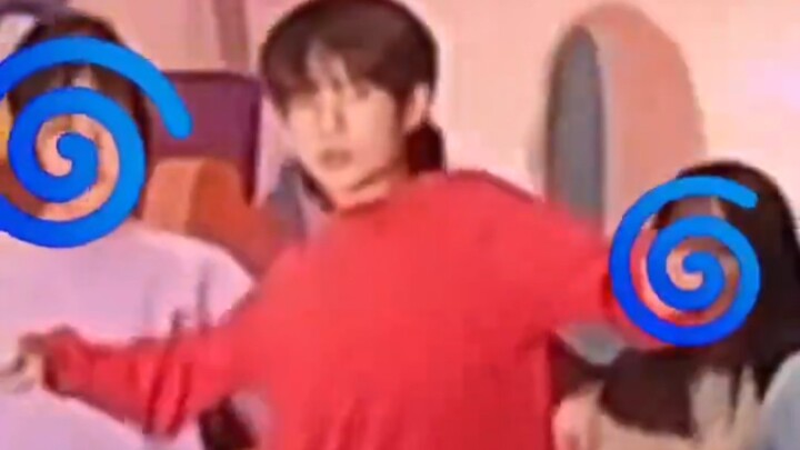 Ai hiểu chứ! Lúc nhảy Jiji Li, Jungmin hóa ra vẫn còn là học sinh tiểu học/đào mộ