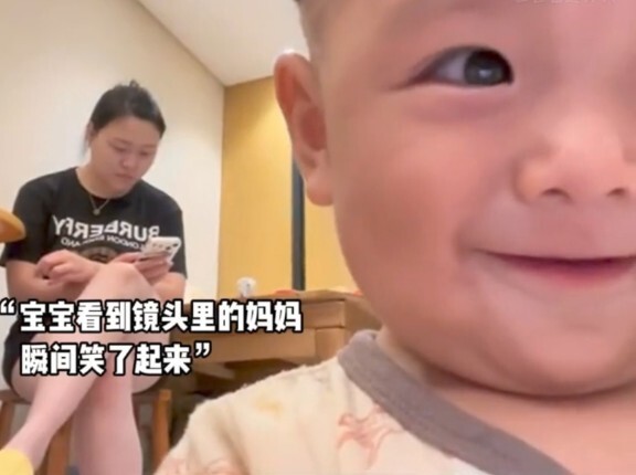 “ลูกยิ่งรักคุณแม่มากกว่าที่คุณคิดไว้เสียอีก คุณแม่คือโลกทั้งใบของลูก”