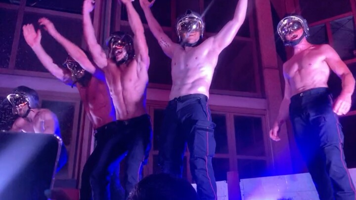 比魔力麦克还要真实·国外消防员不仅会灭火还会热舞惹