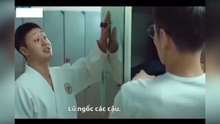 Đi tán gái mà xịt nước lau kính thì chất rồi các anh ơi