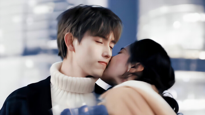 โอ้โห! ตอนที่สิบสี่นี่ฟาดฟ้าเลย! หลี่ซวินหักห้ามใจไม่ไหวจนมาหาเธอแล้ว! ผู้กำกับเข้าใจจริงๆ ว่าเราอยา