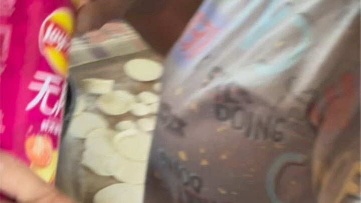 Hehe, a surprise for Mom!