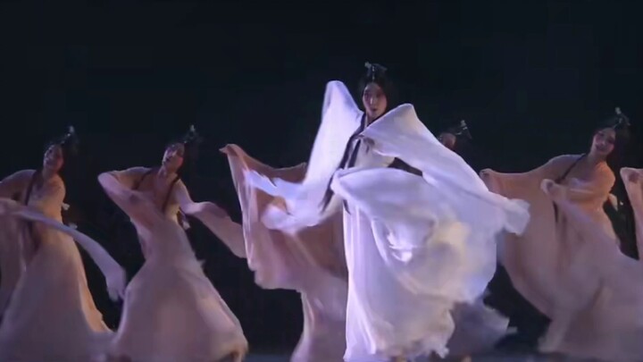 "Floating like a fairy from the world, like a fairy ascending to heaven" [Chinese Dance] - Women's g