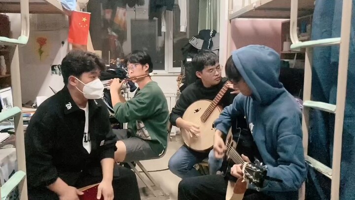 Chen Qingling-Unruled School Energizes College Students, Acoustic Guitar: Wang Yafeng Zhongruan: Zha