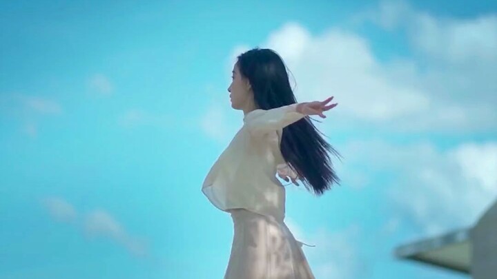 الطريق لا يزال طويلاً، أشعر بالخوف قليلاً، لكن لا مفر، لقد أصبحت بالغًا صغيرًا.