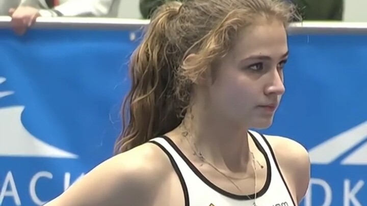 จูเลีย เทพธิดากระโดดไกลวัย 17 ปีจากโปแลนด์