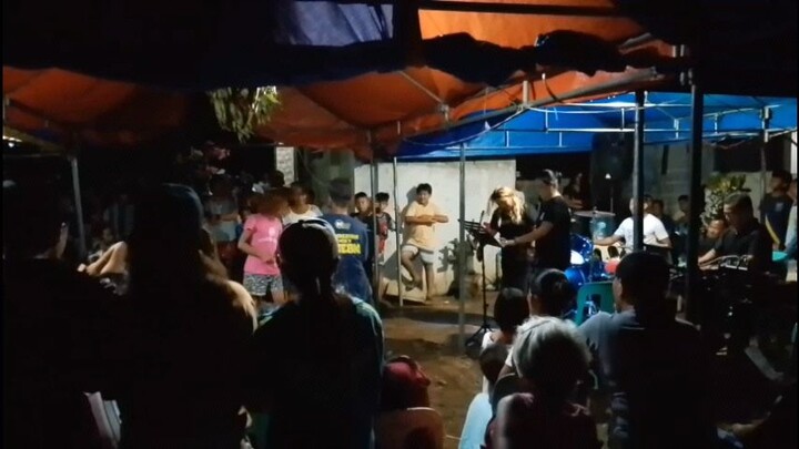 Ikaw ba Naman iwanan sa gitna Ng sayawan, ano kaya magiging reaction mo😂