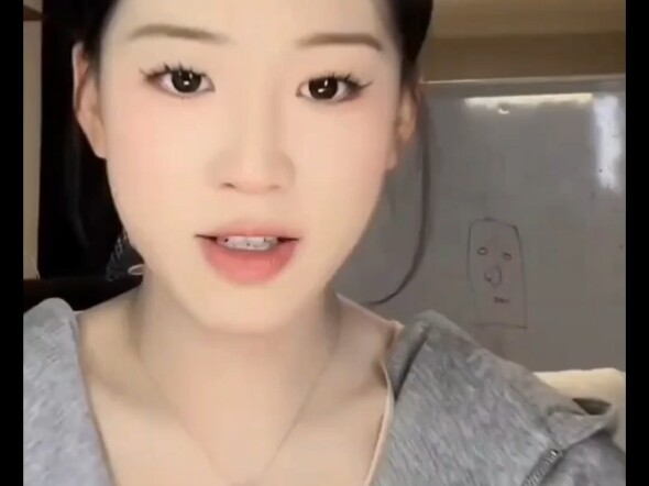 Kemampuan ekspresi saudari ini