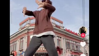 Netizen comment: Bro, you're sweeter than the girl behind you.