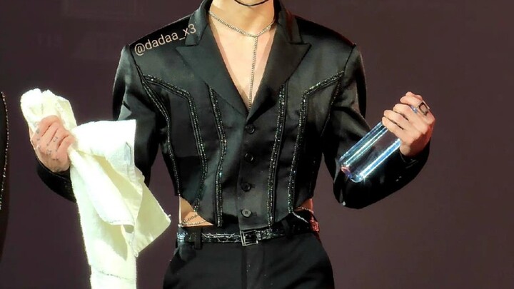 Làm sao anh ấy lại có thể giảm cân nhiều đến thế chỉ trong một ngày!!