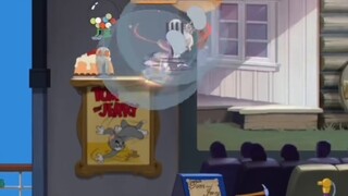 [Cat and Mouse] The crack in the wall opened but he still didn't leave and had to mock but was defea