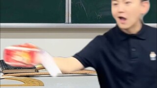 当班主任捡到一份国潮外卖