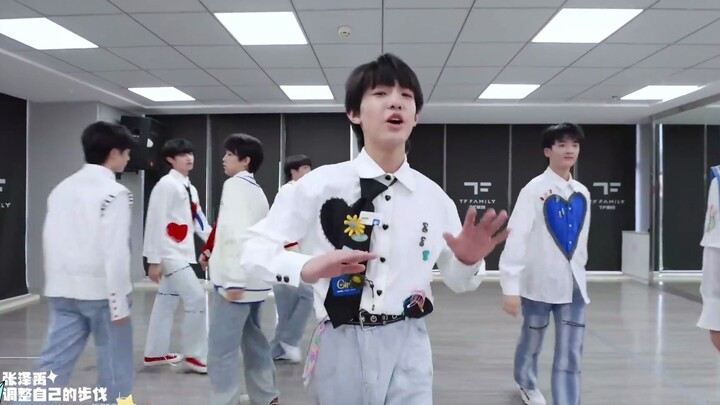 20220214 نسخة غرفة التدريب من "الكبر" أرشيف