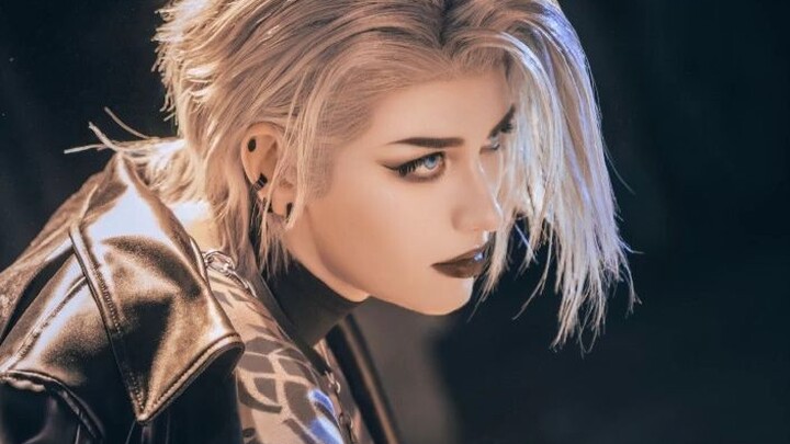 [Karina] "Bagaimana mungkin suaminya layak untuknya? Dia adalah harta semua orang."