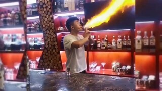 เขาพ่นไฟได้ยังไง?